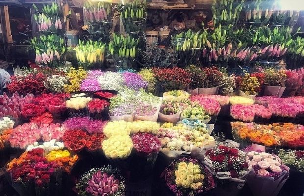 Quang Ba Flower Market